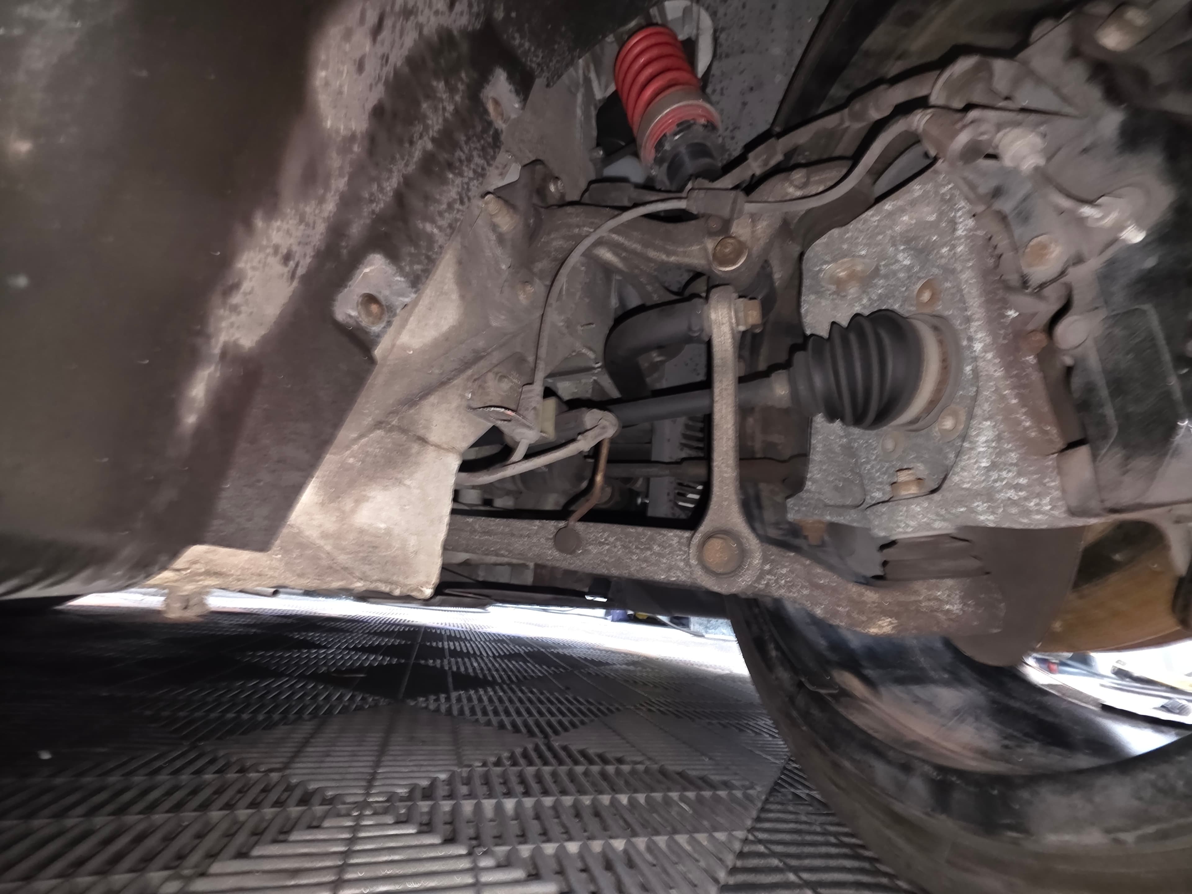 Engine bay and underbody inspection photos 1