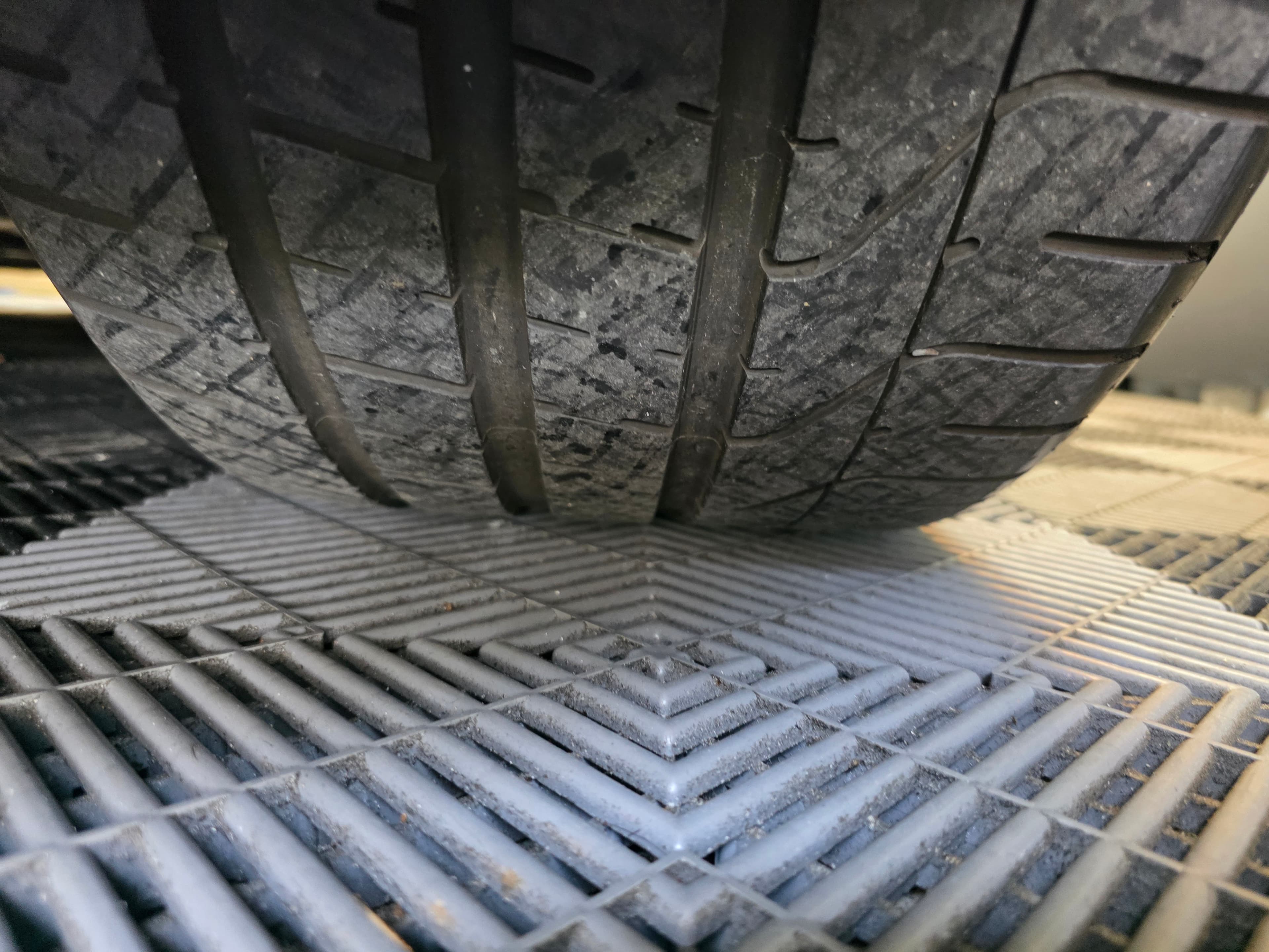 Tire and wheel inspection photos 3